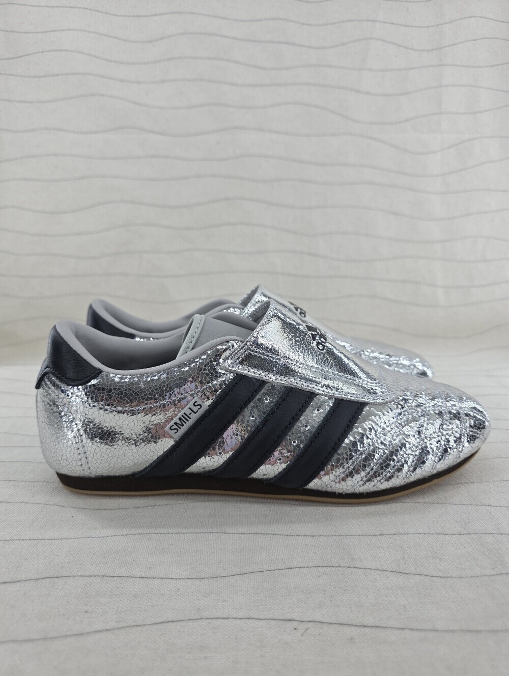 Adidas Womens Taekwondo Silver Metallic Black Sneaker Shoes JH9664 Size 6 NEW